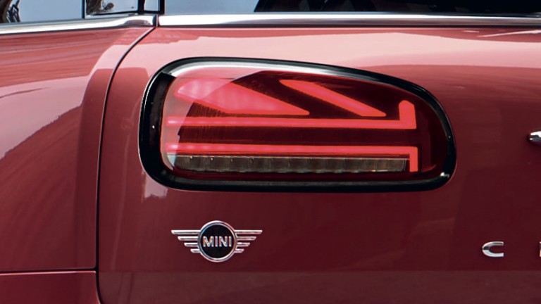 MINI Clubman - kırmızı ve siyah - Union Jack stop lambaları