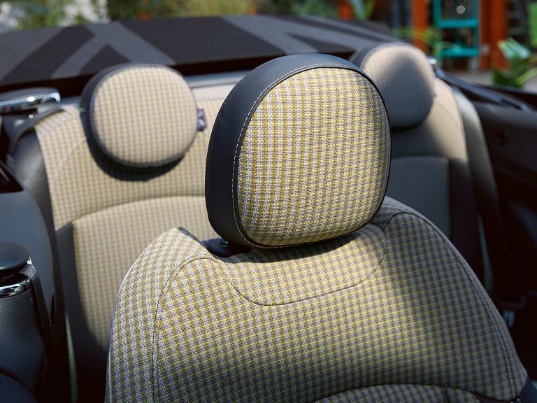 MINI Cabrio – iç tasarım – döşeme