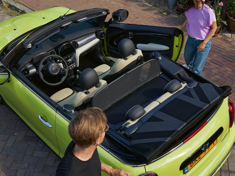 MINI Cabrio – ön cam – rüzgar paneli